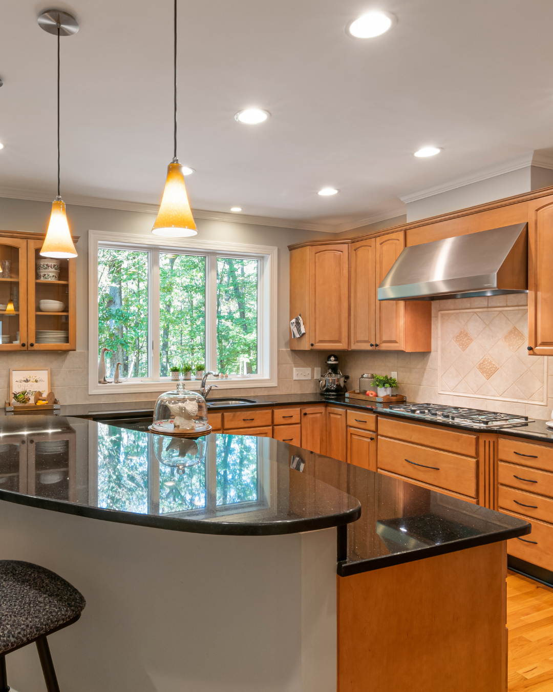 Varela Cleaning Services. Commercial cleaning in Orange County.